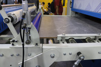 Machine à plastifier à colle froide Fabrication professionnelle de bois automatique pour PVC, animal de compagnie, aluminium sur planche de bois Meubles électriques