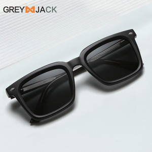 Gafas de sol Greyjack para mujer TR90 con montura cuadrada UV400, lentes polarizadas TAC tipo 3, color negro K061 - Product Image 2