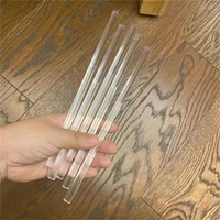 Tube en PMMA transparent multicolore sur mesure OEM, barre en plexiglas à haute transmission lumineuse pour la décoration et la construction
