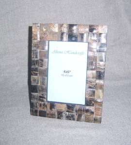 Cadre photo sculpté à la main avec cor naturelle et incrustation artistique en os, fabriqué à la main en Inde - Product Image 2