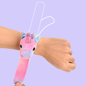 JinYing Vente Chaude Bracelet Claquant en Peluche pour Enfants, Motifs Animaux (Licornes, Dinosaures, Chiens) - Product Image 3