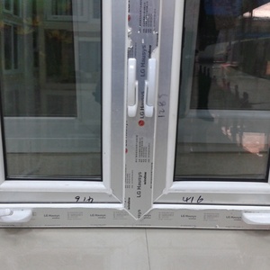 Célèbre fenêtre à battant en <span class=keywords><strong>PVC</strong></span> moderne avec ouvre-manivelle et reste d'autres produits Windows - Product Image 4