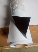 Usine directe auto-adhésif vinyle 120gsm éco-solvant brillant autocollant de carrosserie noir PVC auto-adhésif Film de voiture pour rouleau d'impression
