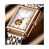 Conception et production de montres mécaniques automatiques étanches à ressort-élastique, entièrement en acier, pour les marques privées de clients.