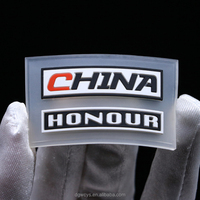 Étiquettes de vêtements en silicone 3D personnalisées avec logo en caoutchouc transparent, patchs en PVC souple avec dos plat pour vêtements de sport et chapeaux
