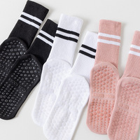 Chaussettes de compression personnalisées avec logo pour le Pilates et la course à pied pour femmes - Chaussettes respirantes antidérapantes résistantes à l'usure en polyester/nylon