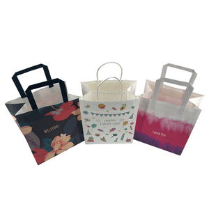 Sac en papier kraft blanc personnalisé avec poignée pour emballage cadeau, fabriqué à la machine - Product Image 4