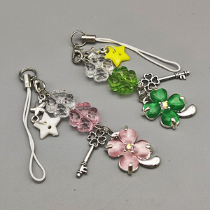 Lucky Leaf Téléphone Charmes Pendentif Mignon Porte-clés Cas pour <span class=keywords><strong>iPhone</strong></span> 15 Samsung Cartable Livres CCD Caméra Ins Corée Rose Vert - Product Image 4