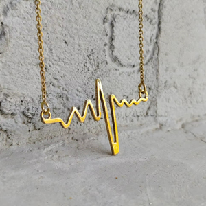 Collar con Colgante de Latido de Corazón Dorado, Joyería Minimalista y Delicada, Collar para Enfermera, Doctora, Estudiante de Medicina - Product Image 4