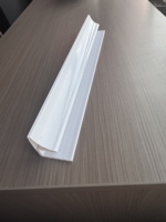 Profilé de protection mural en PVC multi-types pour bordures et coins dissimulés, avec design moderne pour panneaux muraux de plafond de villa