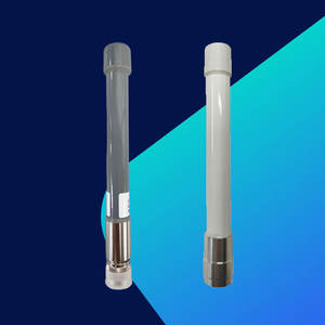 Промышленная антенна 2,5 ГГц с коэффициентом усиления 5 дБи, диапазоном 2496-2690 МГц, класс защиты IP65, устойчивая к воздействию соленой воды - Product Image 1