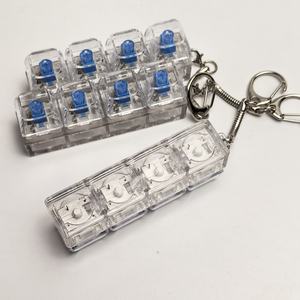 Llavero Transparente con 4 Teclas de Teclado Mecánico, con Luz LED, Botón de Presión, Juguete Antiestrés - Product Image 4