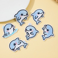Vente en gros usine : Patchs brodés thermocollants en polyester, motif dauphin de dessin animé mignon, 6 modèles, pour vêtements, sacs à dos et autres articles vestimentaires