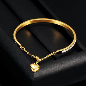 Brazalete de Diamantes de 4 mm, Corte Brillante Redondo de Una Sola Hilera, Oro de 18 Quilates, Acero Inoxidable Ajustable, Forma de Corazón, Joyería para Mujer, Uso Diario - Product Image 4