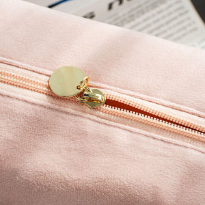 Bolsa de maquillaje de felpa personalizada grande para Rosa, almacenamiento portátil reciclable con cremallera impermeable y Asa hecha de poliéster duradero - Product Image 2