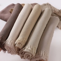 95 couleurs, 100% rayonne, écharpe unie, hijab musulman, franges aux deux extrémités, plissé, fin, respirant, doux, châle, hijab naturel froissé