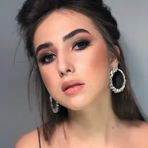 Gioielli di moda di tendenza luccicanti <span class=keywords><strong>orecchini</strong></span> a cerchio di strass per le donne <span class=keywords><strong>grandi</strong></span> eleganti cristallo di lusso placcato in lega di zinco - Product Image 1