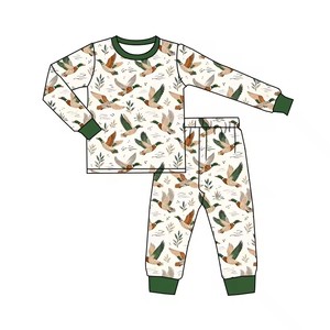 Ensemble pyjama 2 pièces à manches longues en coton biologique décontracté pour garçons avec imprimé canard mallard - Product Image 5