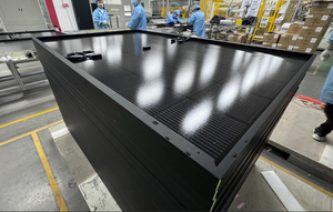 Panel Solar N-type HPBC de Media Celda 480-500W de Alta Eficiencia 23.2% con Cristal Totalmente Negro para Proyectos de Techos, Soporte de Montaje Flagsun - Product Image 3