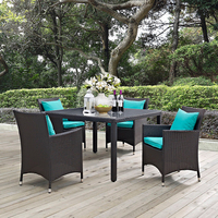Meubles de patio extérieurs de style ferme contemporaine, tables et chaises avec plateau en verre turquoise, en rotin PE pour hôtel, appartement, terrasse