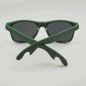 Gafas de <span class=keywords><strong>Sol</strong></span> para hombre y mujer con logotipo personalizado verde oscuro de Alemania con abrebotellas de <span class=keywords><strong>cerveza</strong></span> integrado, gafas de <span class=keywords><strong>sol</strong></span> promocionales con abrebotellas - Product Image 1