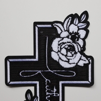 Nouveau Design Noir Croix Fleur Broderie Patch pour Femme Vêtements Saint Valentin Sequin Chenille Patches Écologique Fer-Sur
