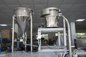 Tốc Độ Cao Nhỏ Top Spout Túi Gói Pouch Phẳng Chất Lỏng Dán Máy Đóng Gói Cho Thực Phẩm Làm Đầy Sản Phẩm Khuyến Mãi Động Cơ Nhựa - Product Image 4