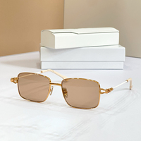 Lunettes de soleil carrées classiques de style designer de haute qualité, monture en métal fin poli, verres dégradés protecteurs UV400, tendance