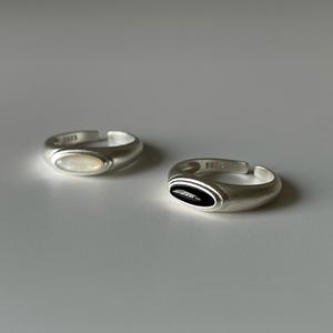 Anillo Wenchi S925 de Plata de Ley con Ágata Negra y Jade Blanco, Diseño de Estrella Mate, Estilo Simple, Casual, Único, Pequeño y Moderno - Product Image 1