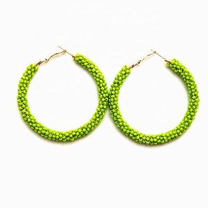 Pendientes de aro bohemio hechos a mano con cuentas de semillas, joyería de playa para mujer, pendientes para mujer, accesorios de moda de la India. - Product Image 4