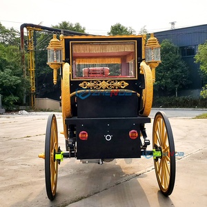 Calèche électrique de tourisme, capacité 1-6 personnes, idéale pour les activités thématiques, calèche royale de mariage à vendre - Product Image 3