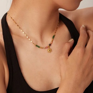 Collar de Moda Estilo Bohemio con Cuentas y Piedras Naturales, Cadena con Colgante de Sol en Acero Inoxidable Chapado en Oro de 18K - Product Image 3