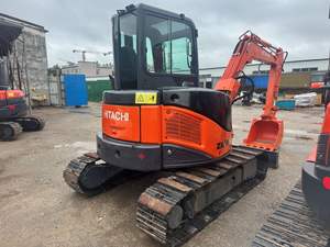 Mini-excavatrice Hitachi ZX50, performances stables, excellent état, idéale pour le jardinage, les travaux municipaux et les projets de vergers - Product Image 4