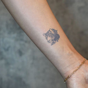 Tatuaje temporal de <span class=keywords><strong>leopardo</strong></span> Tatuaje semipermanente Impermeable y a prueba de sudor Duradero 2 semanas Pegatinas de tatuaje de hierbas realistas - Product Image 3