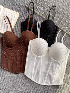Débardeur Femme Été Soirée Chic à Fines Bretelles Épaules Dénudées Sexy Scintillant et Brillant Design Unique Vente en Gros - Product Image 3