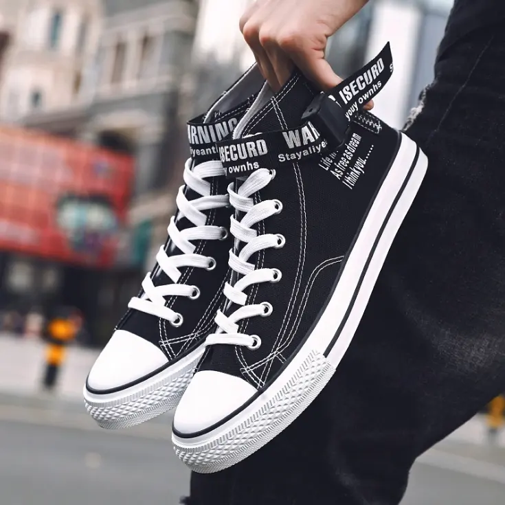 Offre Spéciale Logo Personnalisé De Mode Lace Up High top Sneakers OEM Low cut Styles Classique Plimsoll Femmes Blanc Noir Toile Chaussures