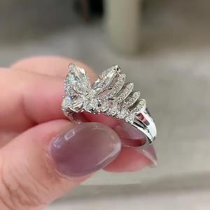 Elegante Anillo de Plata de Ley S925 con Diseño de Mariposa Fantasma para Mujer, con Diamantes Simulados en Capas para Dos Dedos, Anillo de Moda - Product Image 4