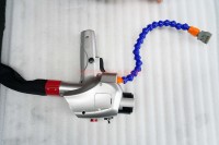 Machine de nettoyage laser pulsé portable 300W fiable à source laser JPT, refroidie par air, pour le décapage de la rouille et l'entretien des moules et outils