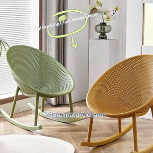 Sedia a dondolo in plastica ecologica impermeabile per sala da pranzo, design contemporaneo e semplice, con seduta cava per il relax - Product Image 3