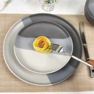 Vaisselle en céramique de 16 pièces en gros bon marché <span class=keywords><strong>Assiette</strong></span> <span class=keywords><strong>plate</strong></span> ronde émaillée <span class=keywords><strong>Assiette</strong></span> peu profonde grise Western Dessert Salade <span class=keywords><strong>Assiette</strong></span> à steak - Product Image 6