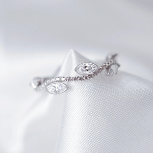 Anello con Design a Linee Ondulate e Foglie, Ispirato alla Natura, per Donne - Product Image 5