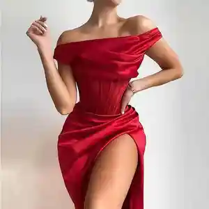 Estate 2021 elegante abito di raso delle signore senza maniche off spalla corsetto increspato del vestito delle donne sexy di alta fessura vestito asimmetrico