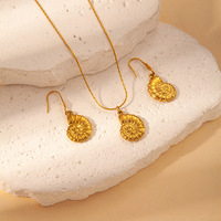 Nouveau design Collier chaîne à maillons en acier inoxydable plaqué or 18 carats pour femme, avec pendentif dauphin, coquillage et pieuvre, thème Océan d'été