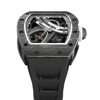 Montre mécanique pour homme en fibre de carbone, choix des collectionneurs, de style cyber taurin, recommandée pour les fêtes.