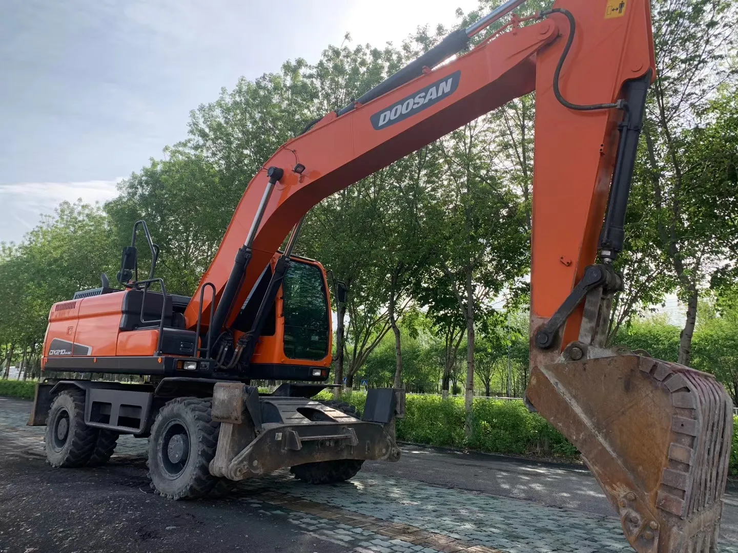 Kullanılan ekskavatörler tekerlekli ekskavatör Doosan 210 Doosan210W DX210 21Ton 20Ton Doosan satılık