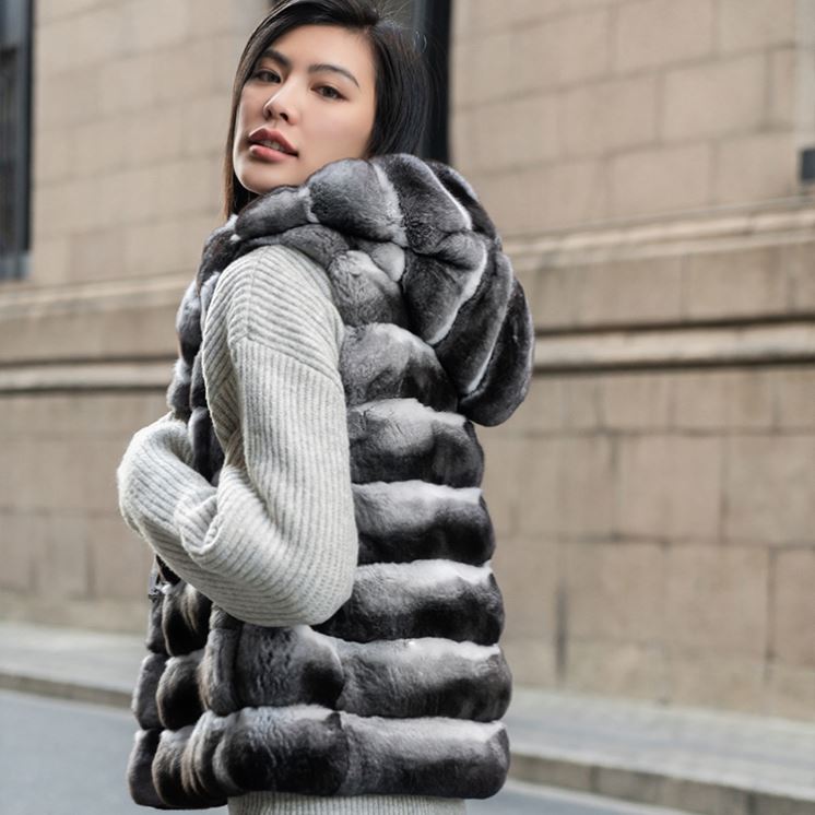 Factory Custom Wholesale Luxury Fashion Ladies Winter Short Style Real Rabbit Fur Gilet Chinchilla Waistcoat Hooded Fur Vest