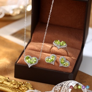 Conjunto de joyería transfronteriza de plata pura S925 con cristal natural en forma de corazón, piedra de olivo, cadena para clavícula y anillo de oreja, estilo temperamental. - Product Image 1