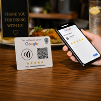 Carte NFC personnalisée avec code QR pour les commentaires Google et la promotion sur les réseaux sociaux pour les restaurants