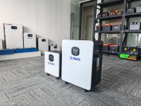 Batería LiFePO4 Todo en Uno Samas de 25.6V 3kW para Almacenamiento de Energía Solar, Apilable, Híbrida, con Protección IP20 y WiFi/RS485
