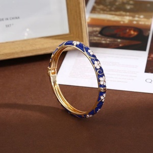 Bracelet minimaliste en alliage de zinc électroplaqué et émaillé, style chinois traditionnel, finition goutte d'huile, vente en gros - Product Image 4